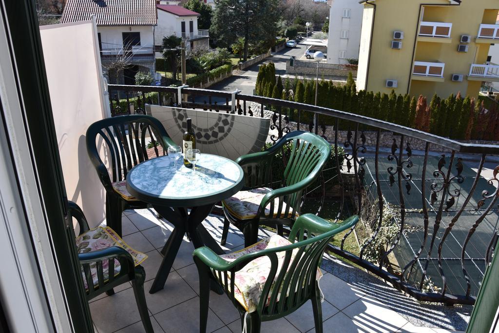 Malinska Center Apartment Kültér fotó