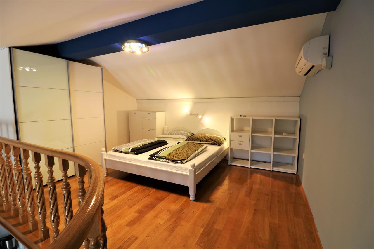 Malinska Center Apartment Kültér fotó